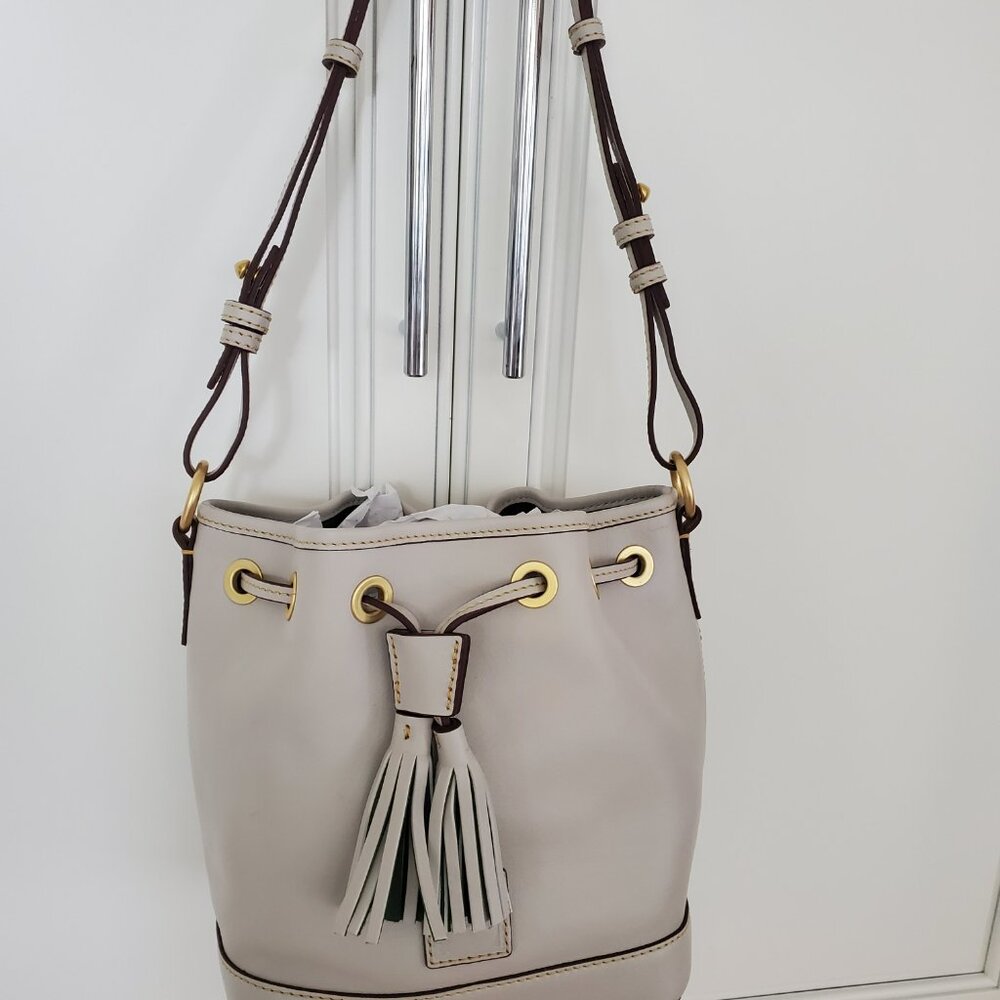 NWT - SET Dooney & Bourke Florentine Small Drawstring & Lg Zip Wristlet Ecru - Picture 3 of 16